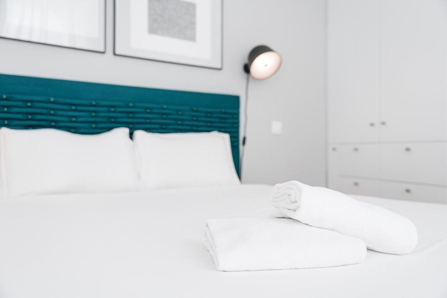 Guestready - Colorful Apt Near Agosto Station OOporto Exteriör bild