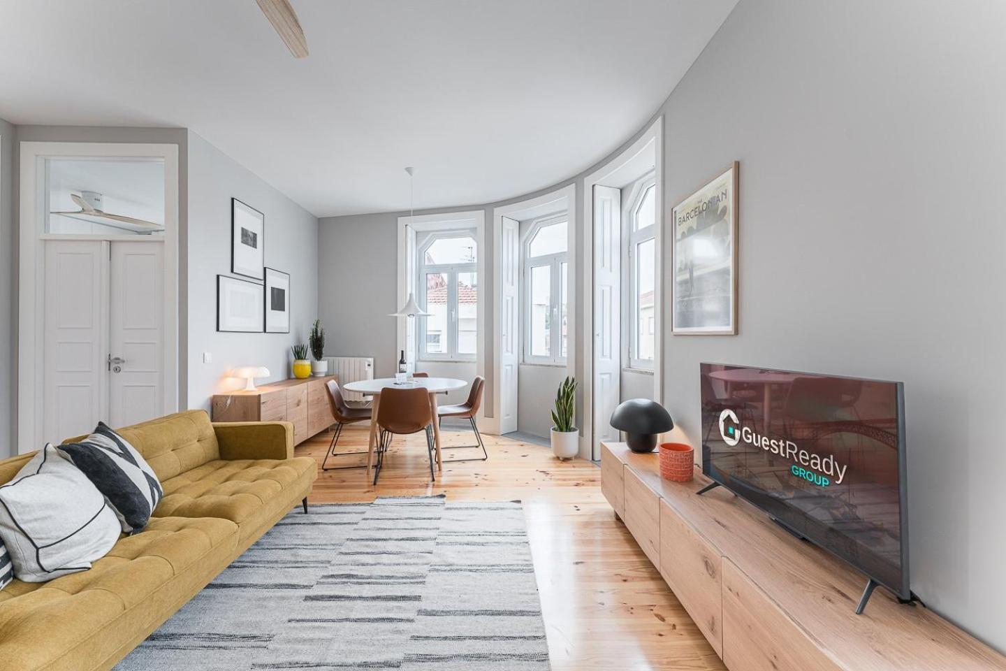 Guestready - Colorful Apt Near Agosto Station OOporto Exteriör bild